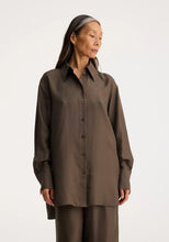 Afbeelding in Gallery-weergave laden, Róhe Silk Shirt Earth
